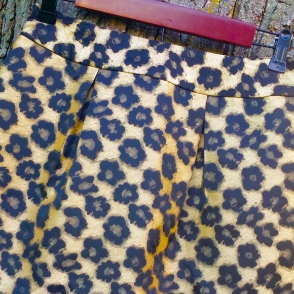 BANANA REPUBLIC Leopard Rosettes Skirt 0 - Picture 2 of 3